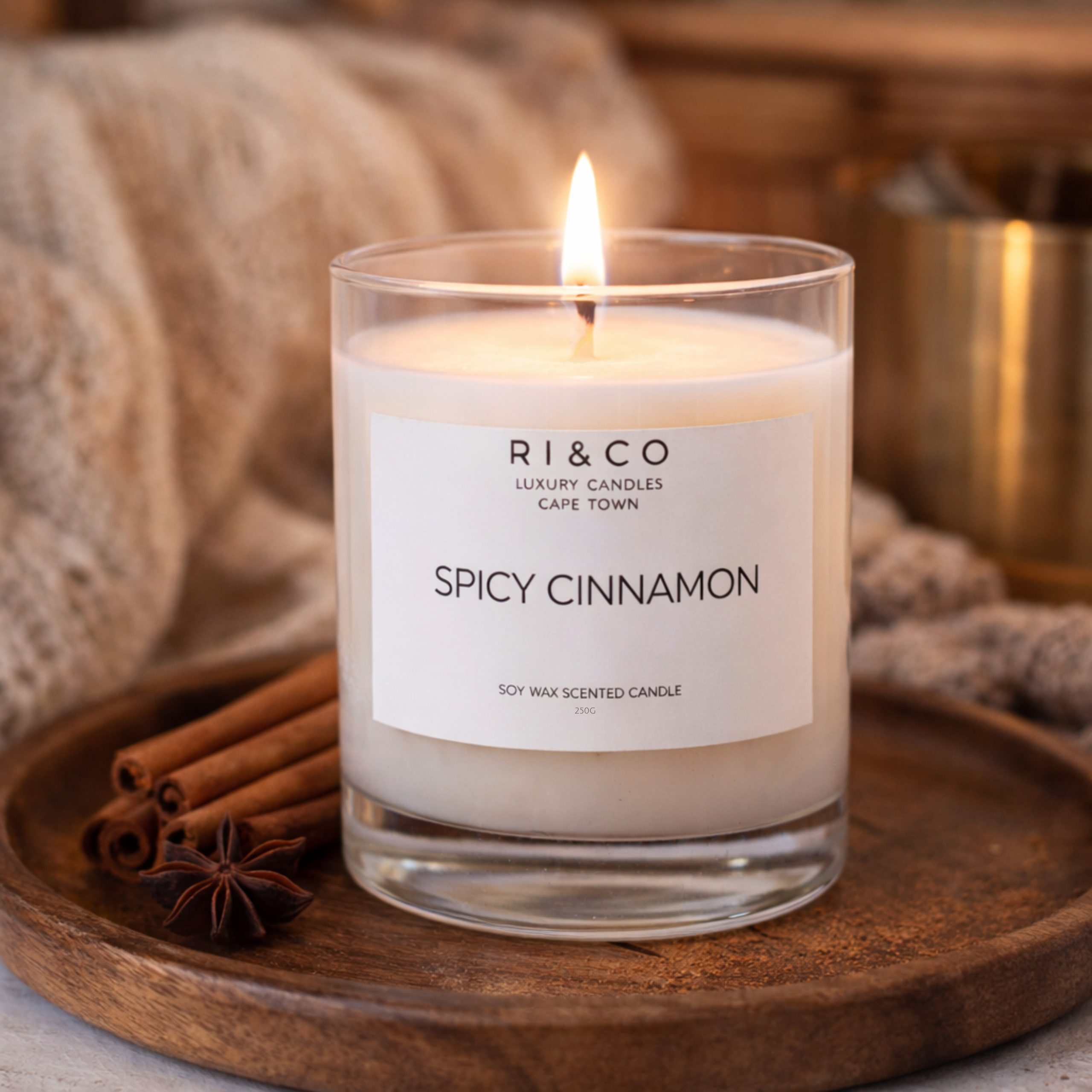 Spicy Cinnamon scented candle 250g